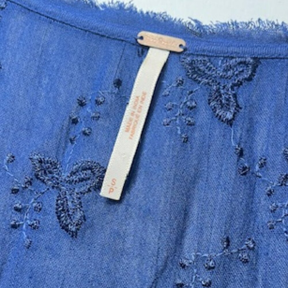 Free People Navy Blue Tiered Button Eyelet Boho Raw Hem Mini Dress Sz S - Picture 3 of 5